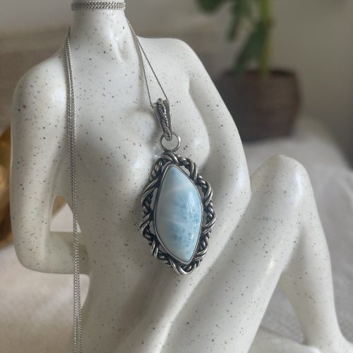 Larimar ezüst, míves medál csodás foglalatban